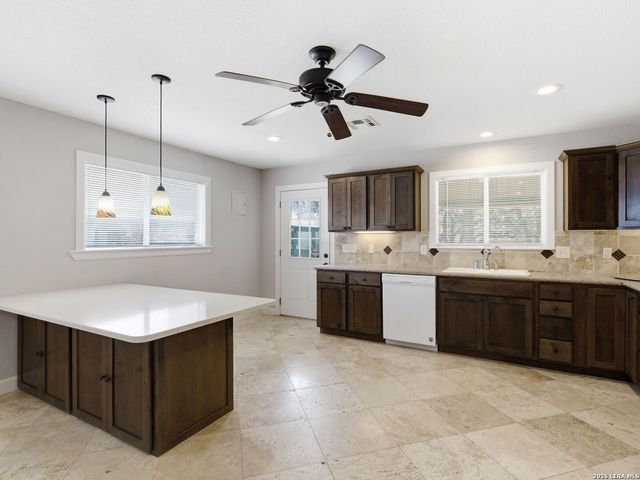 9035 Fair Oaks Parkway, Boerne, TX 78015