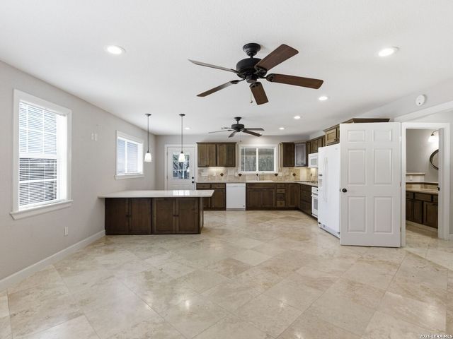 9035 Fair Oaks Parkway, Boerne, TX 78015