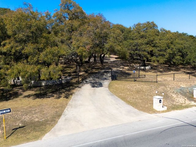 9035 Fair Oaks Parkway, Boerne, TX 78015