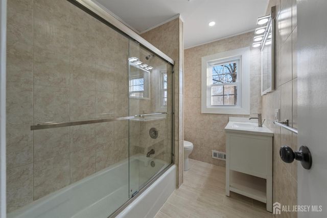 2512 Maple Avenue, South Plainfield, NJ 07080