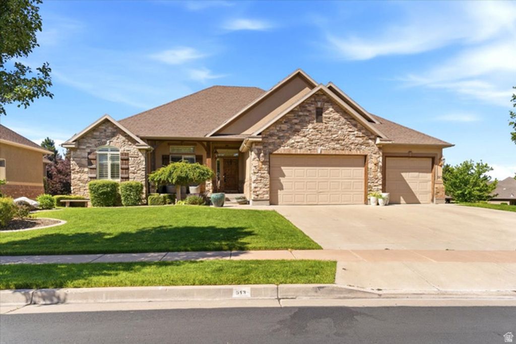 Image 2 of property listing at 513 N PEACEFIELD DR, Layton, UT 84040