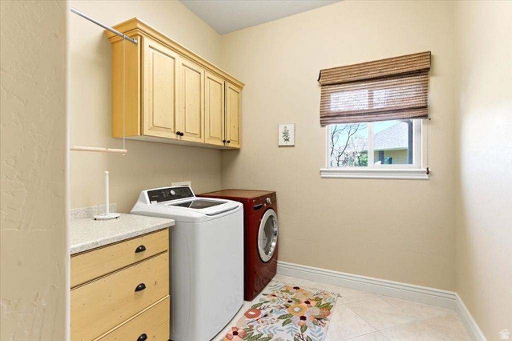 Image 35 of property listing at 513 N PEACEFIELD DR, Layton, UT 84040