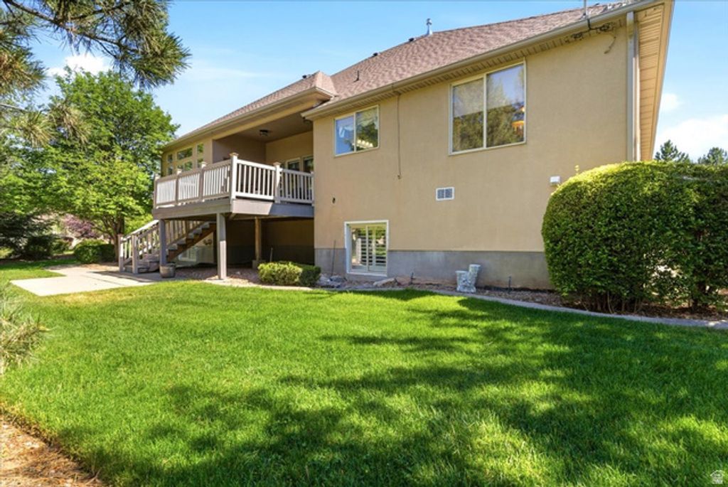 Image 40 of property listing at 513 N PEACEFIELD DR, Layton, UT 84040