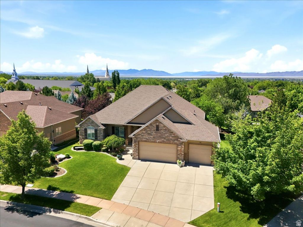 Image 42 of property listing at 513 N PEACEFIELD DR, Layton, UT 84040