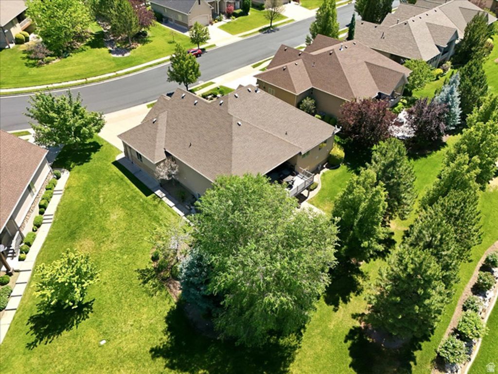 Image 43 of property listing at 513 N PEACEFIELD DR, Layton, UT 84040
