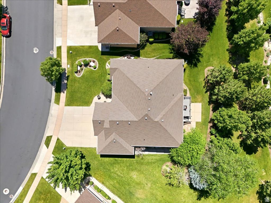 Image 44 of property listing at 513 N PEACEFIELD DR, Layton, UT 84040