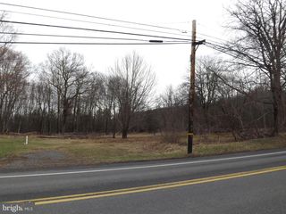 1432 S SUNBURY RD, Pottsville, PA 17901