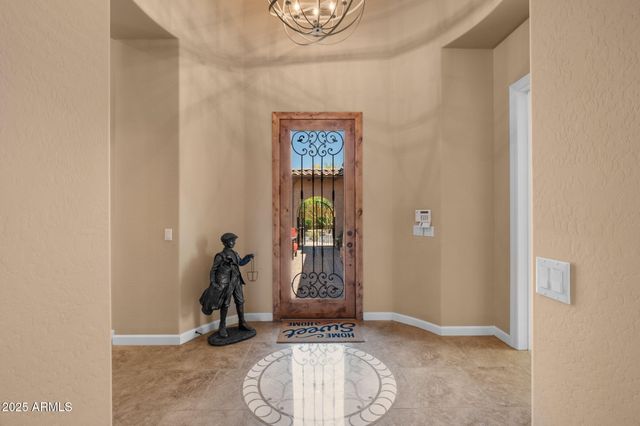 2304 N STEELE Circle, Mesa, AZ 85207