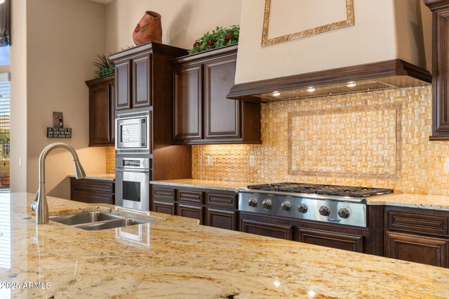 2304 N STEELE Circle, Mesa, AZ 85207