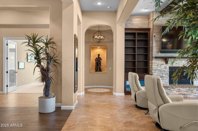 2304 N STEELE Circle, Mesa, AZ 85207