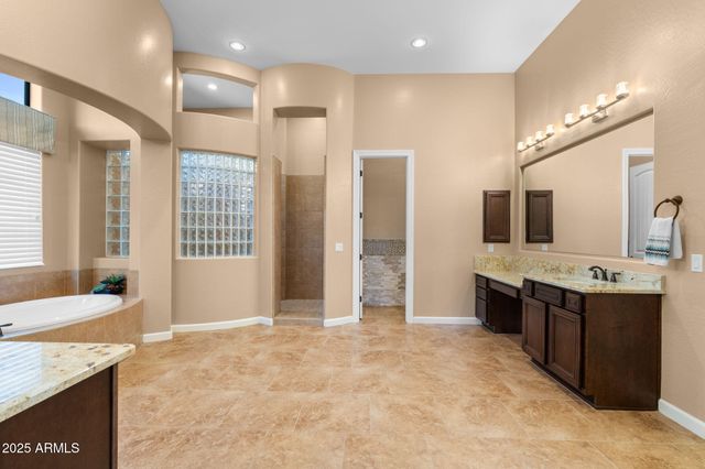 2304 N STEELE Circle, Mesa, AZ 85207