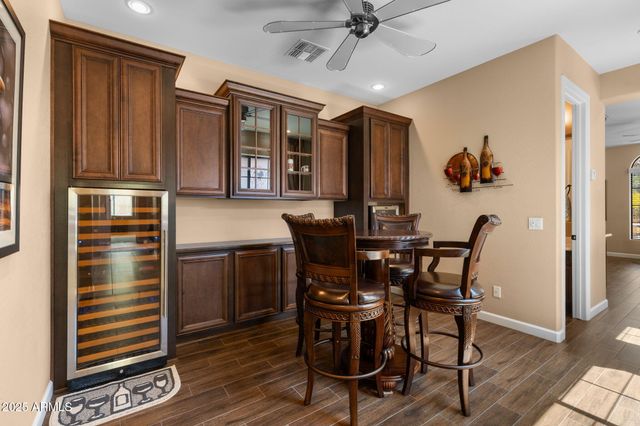 2304 N STEELE Circle, Mesa, AZ 85207