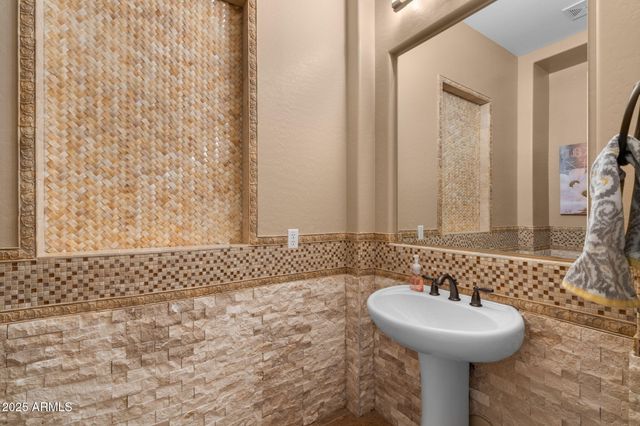 2304 N STEELE Circle, Mesa, AZ 85207