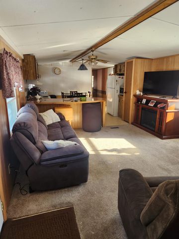 123 Sherwood Drive, Tilton, NH 03276