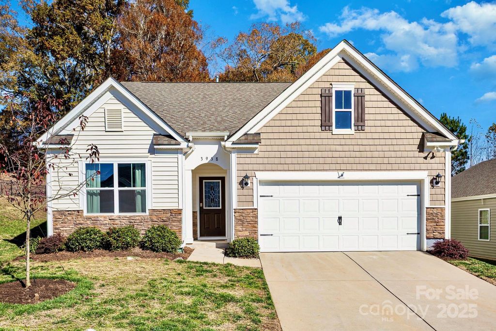 3938 Village Boulevard NW, Conover, NC 28613