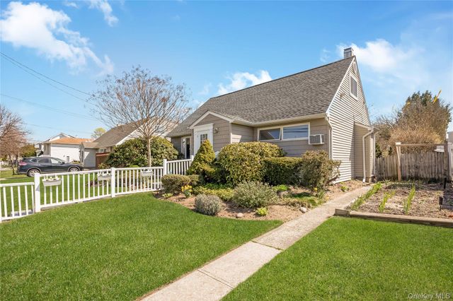 3017 Roxbury Road, Oceanside, NY 11572