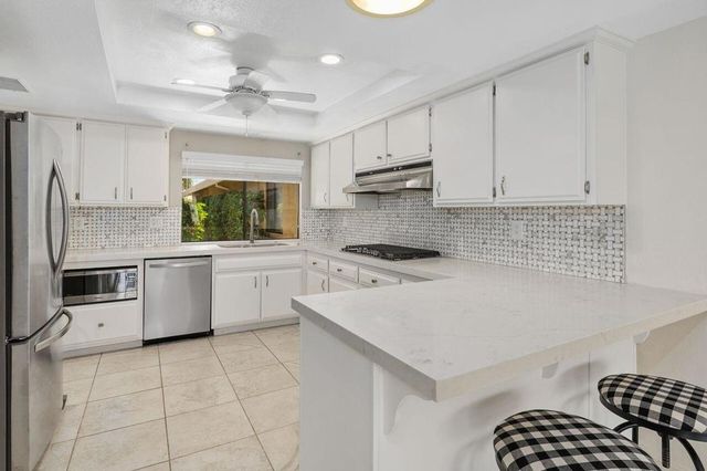 16 Presidio Place, Palm Desert, CA 92260