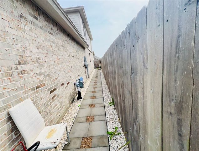 2625 LAS ESTRELLAS ST, Corpus Christi, TX 78414