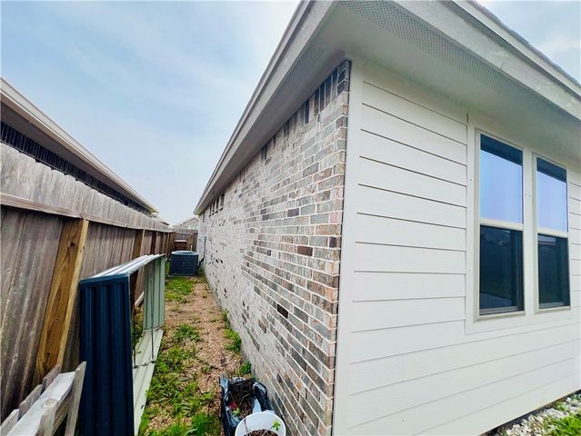 2625 LAS ESTRELLAS ST, Corpus Christi, TX 78414