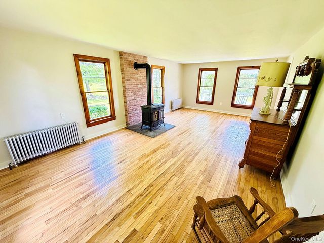 180 Henderson Road, Hankins, NY 12741