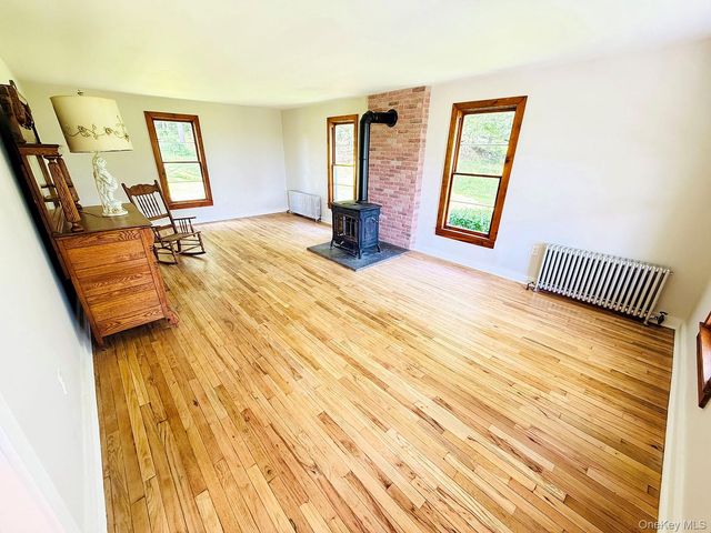 180 Henderson Road, Hankins, NY 12741