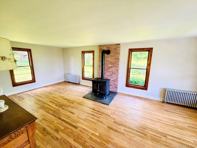 180 Henderson Road, Hankins, NY 12741