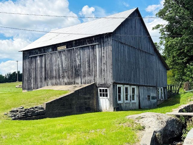 180 Henderson Road, Hankins, NY 12741