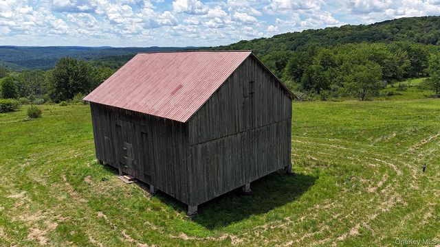 180 Henderson Road, Hankins, NY 12741