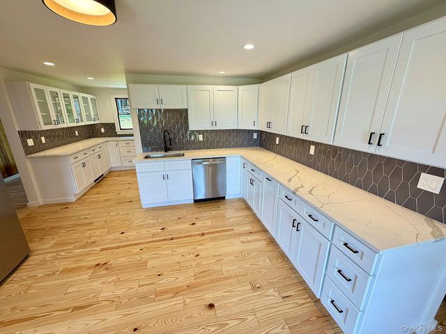 180 Henderson Road, Hankins, NY 12741