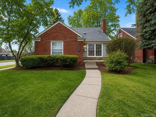 2090 Bradford Road, Birmingham, MI 48009