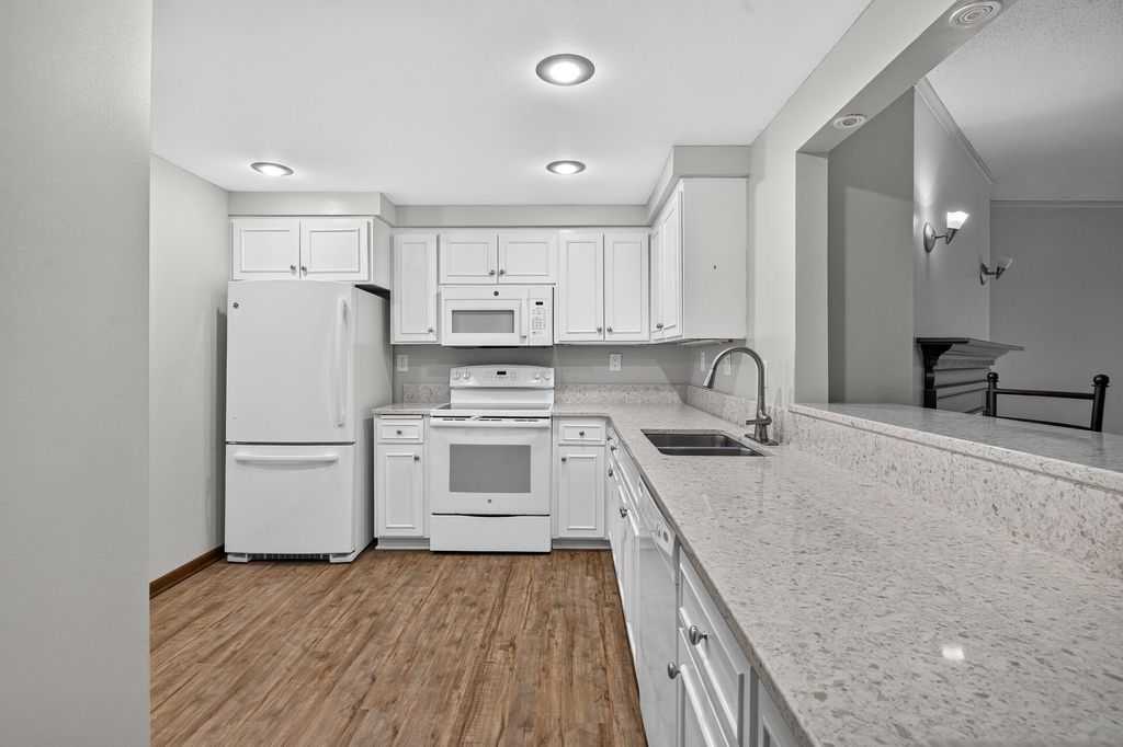 1077 Sibley Memorial Highway 608, Saint Paul, MN 55118 — photo 4
