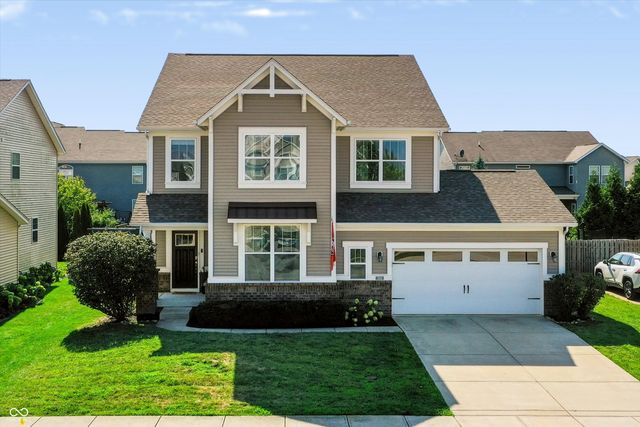 7808 Hedgehop Drive, Zionsville, IN 46077