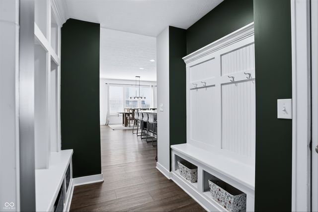 7808 Hedgehop Drive, Zionsville, IN 46077