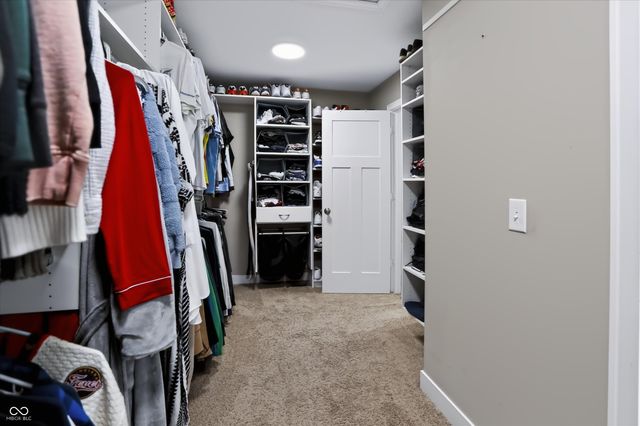 7808 Hedgehop Drive, Zionsville, IN 46077