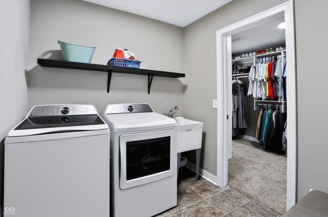 7808 Hedgehop Drive, Zionsville, IN 46077