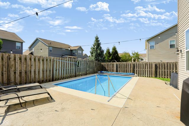 7808 Hedgehop Drive, Zionsville, IN 46077