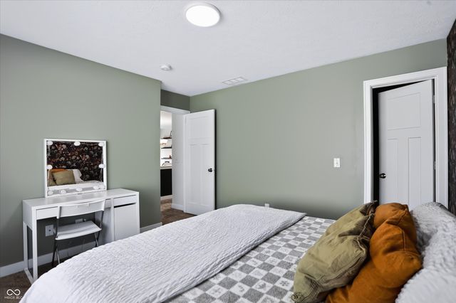 7808 Hedgehop Drive, Zionsville, IN 46077