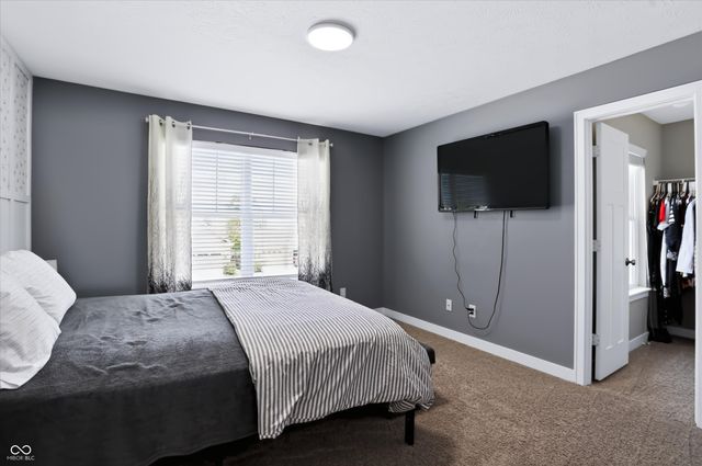 7808 Hedgehop Drive, Zionsville, IN 46077