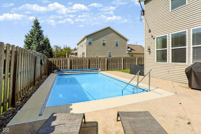 7808 Hedgehop Drive, Zionsville, IN 46077