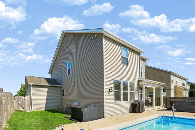 7808 Hedgehop Drive, Zionsville, IN 46077