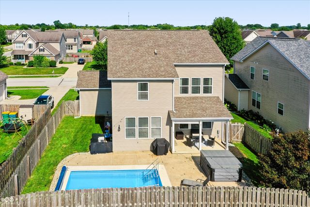 7808 Hedgehop Drive, Zionsville, IN 46077