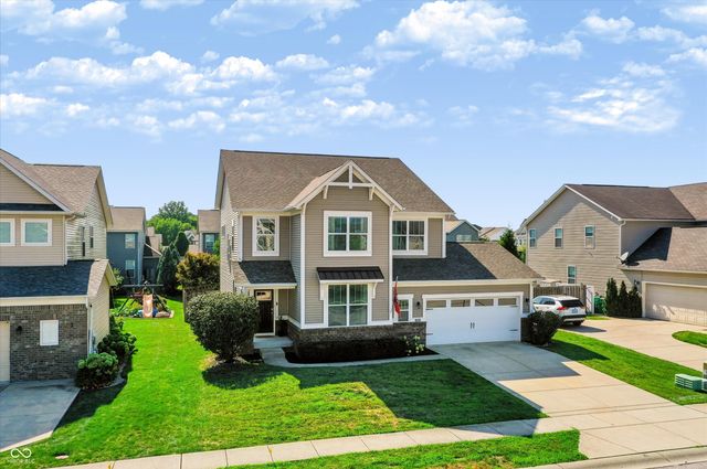 7808 Hedgehop Drive, Zionsville, IN 46077