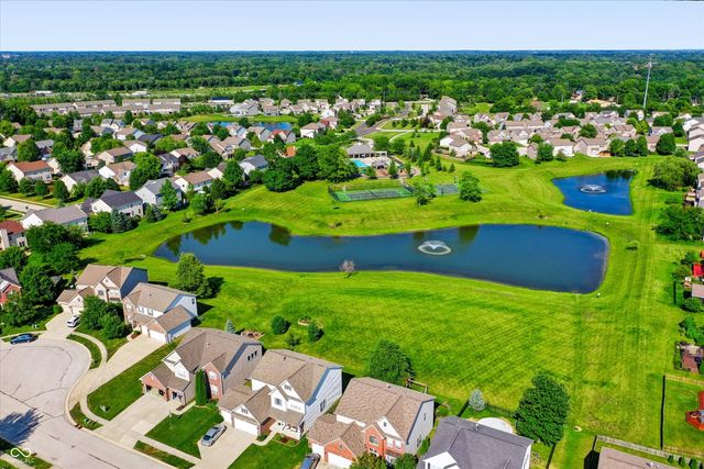 7808 Hedgehop Drive, Zionsville, IN 46077