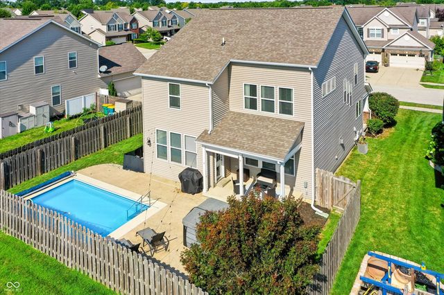 7808 Hedgehop Drive, Zionsville, IN 46077