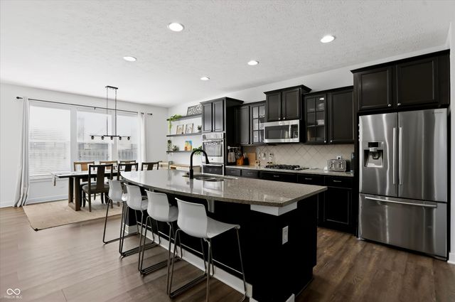 7808 Hedgehop Drive, Zionsville, IN 46077