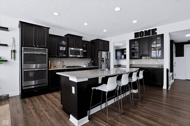 7808 Hedgehop Drive, Zionsville, IN 46077