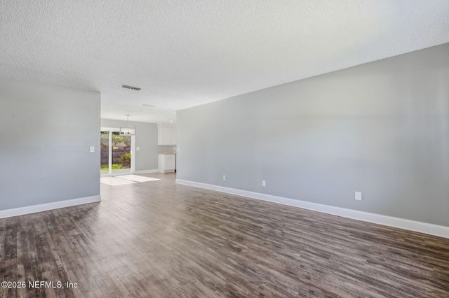 437 HAWAIIAN Terrace, Jacksonville, FL 32216