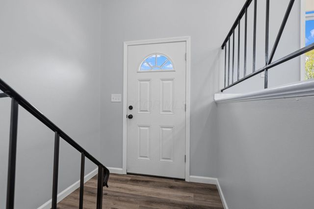 6060 Tiverton Square W, Columbus, OH 43229