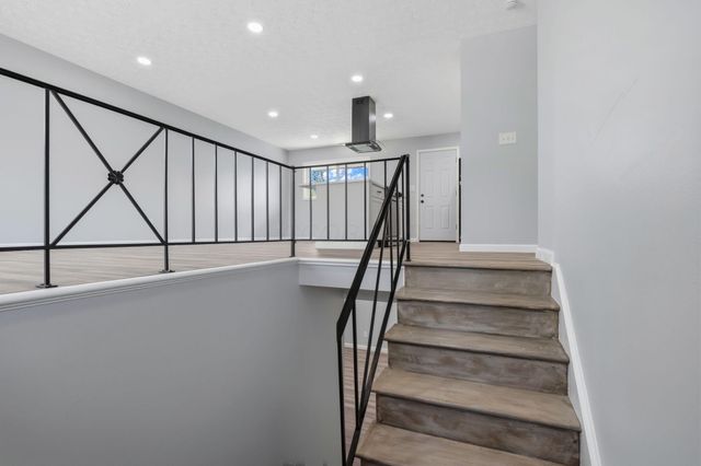 6060 Tiverton Square W, Columbus, OH 43229