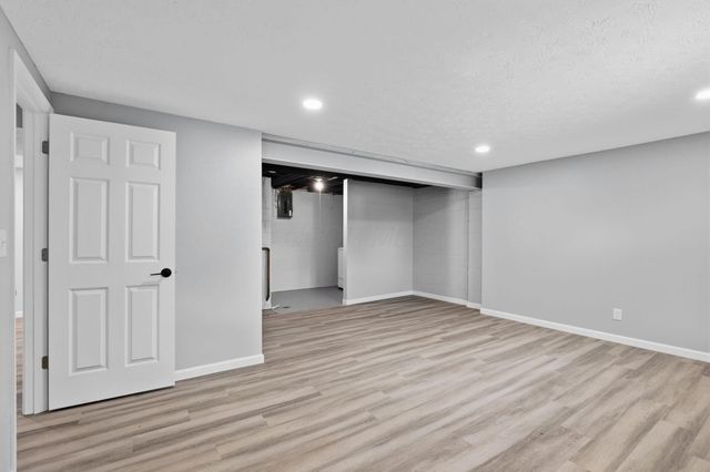 6060 Tiverton Square W, Columbus, OH 43229